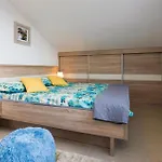 Amazing In Novigrad With Sauna Dom wakacyjny