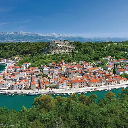 Beach Front Home In Novigrad With Sauna Vikendica