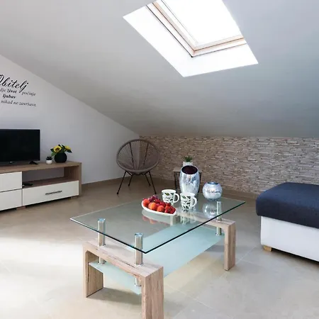 Amazing In Novigrad With Sauna Novigrad (Dalmácia)