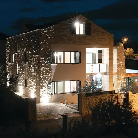 Amazing In Novigrad With Sauna 펜션 *