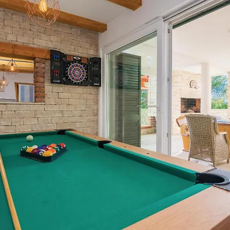 Beach Front Home In Novigrad With Sauna * Novigrad (Dalmatia)