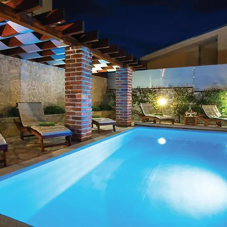 Amazing Home In Novigrad With Sauna