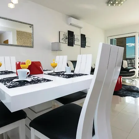 Amazing Home In Novigrad With Sauna Дом отдыха Новиград-Далмация