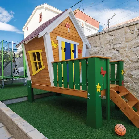 Amazing Home In Novigrad With Sauna *