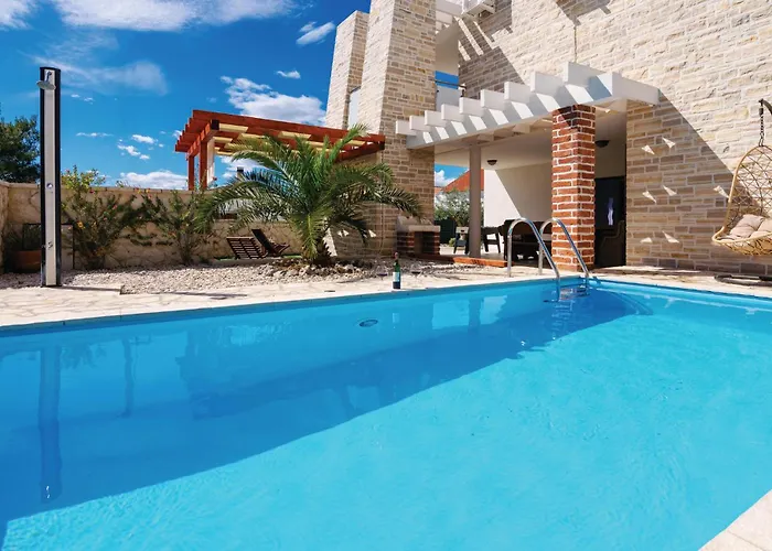 Amazing Home In Novigrad With Sauna Vikendica
