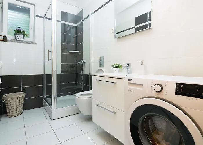 Amazing Home In Novigrad With Sauna Дом отдыха