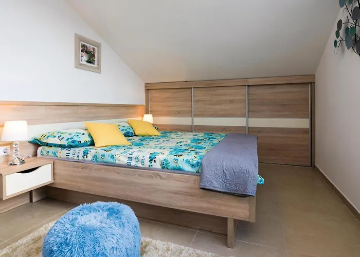 Amazing Home In Novigrad With Sauna Дом отдыха