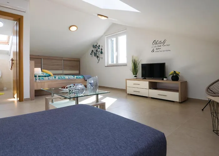 Дом отдыха Amazing Home In Novigrad With Sauna *