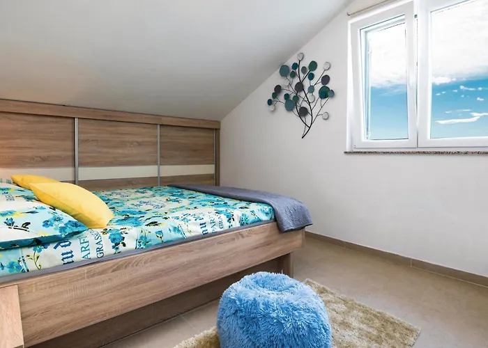 Amazing Home In Novigrad With Sauna *