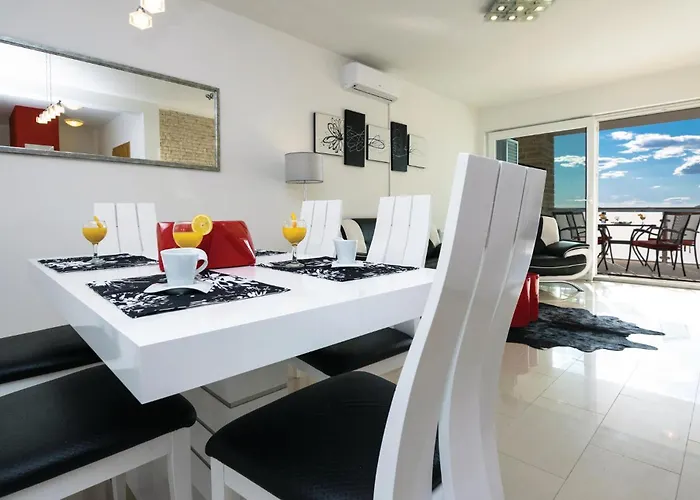 Amazing Home In Novigrad With Sauna Дом отдыха Новиград-Далмация